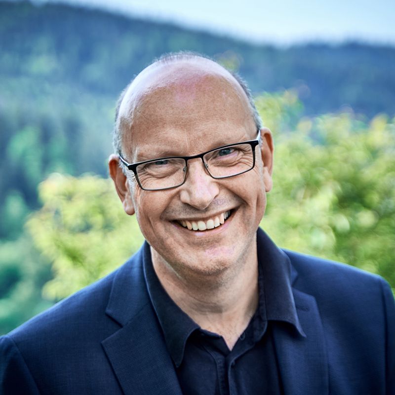 Porträt von Dr. Gerhard Sütfels